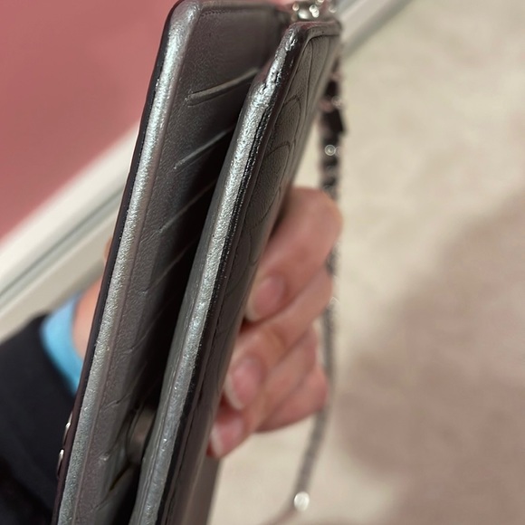 Vintage Chanel camellia lambskin wallet with chain - Picture 11 of 16